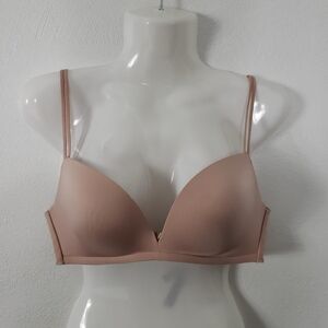 Victoria's Secret 
push up
 Bra
 nude
Like new